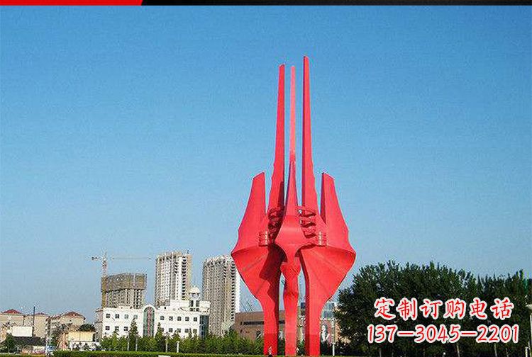 泰安广场红色不锈钢树叶雕塑