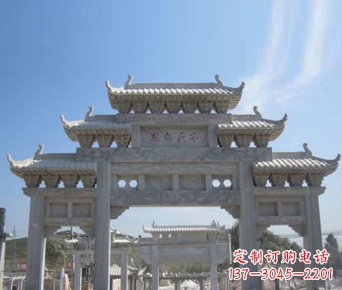 泰安三门石雕牌坊精美雕塑