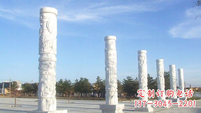 泰安中国传统石雕:广场龙柱雕