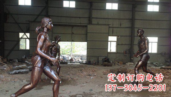 泰安广场跑步女生人物铜雕