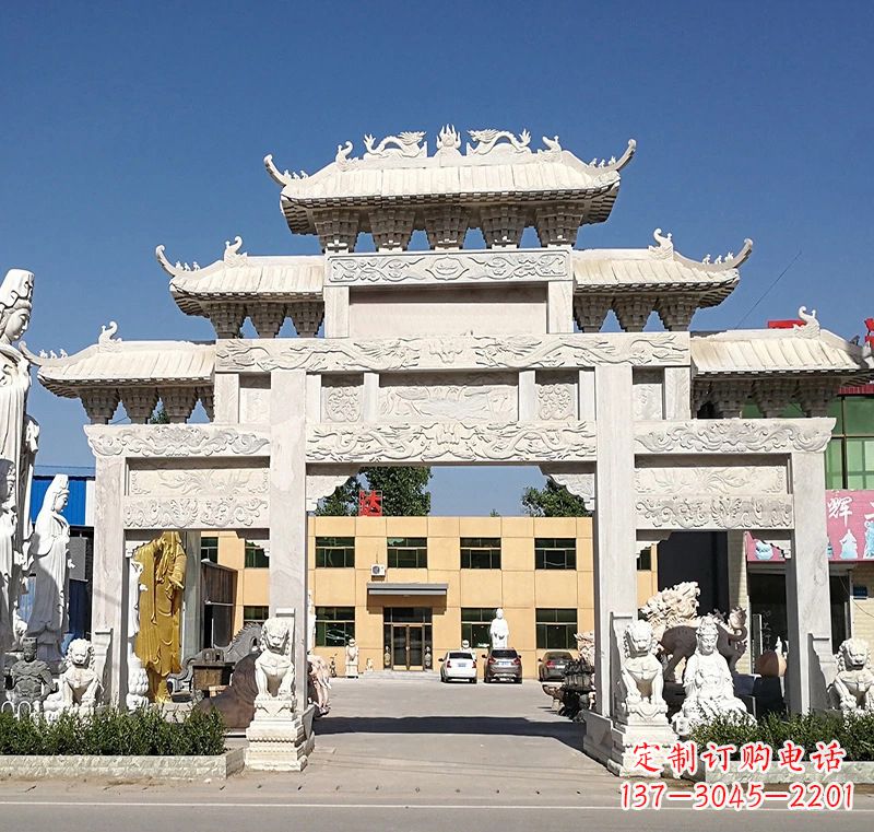 泰安广场石雕牌坊