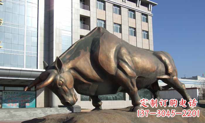 泰安拓荒牛铜雕塑——将历史传承到现代