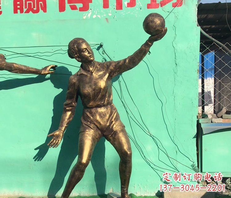 泰安广场铜雕打排球学生人物雕塑