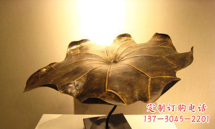 泰安广场铜雕荷叶雕塑
