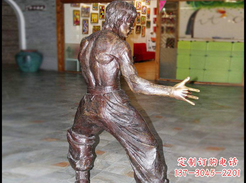 泰安精致铜制李小龙雕塑,雕刻细腻精美