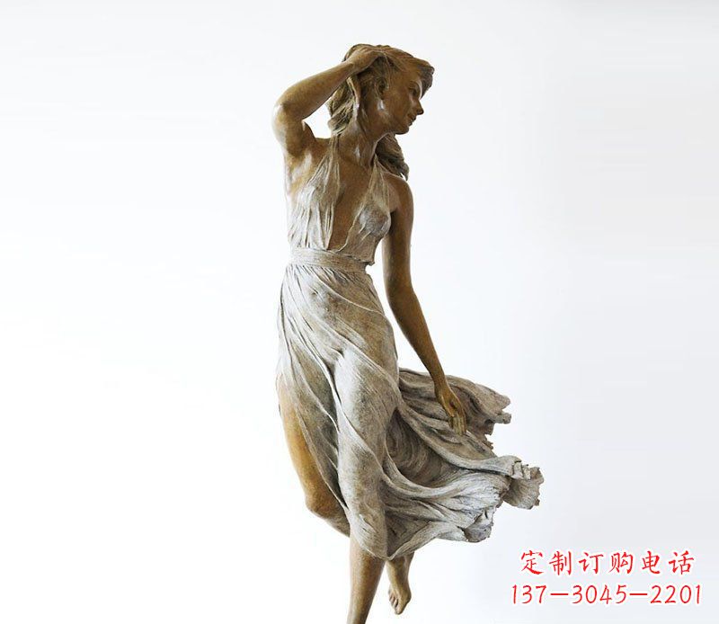 泰安广场铜雕西方美女甩头人物雕塑