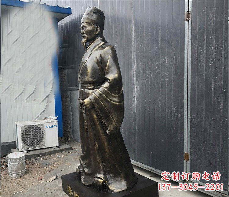 泰安铸铜李时珍医学家雕塑，致敬伟大的医学先驱