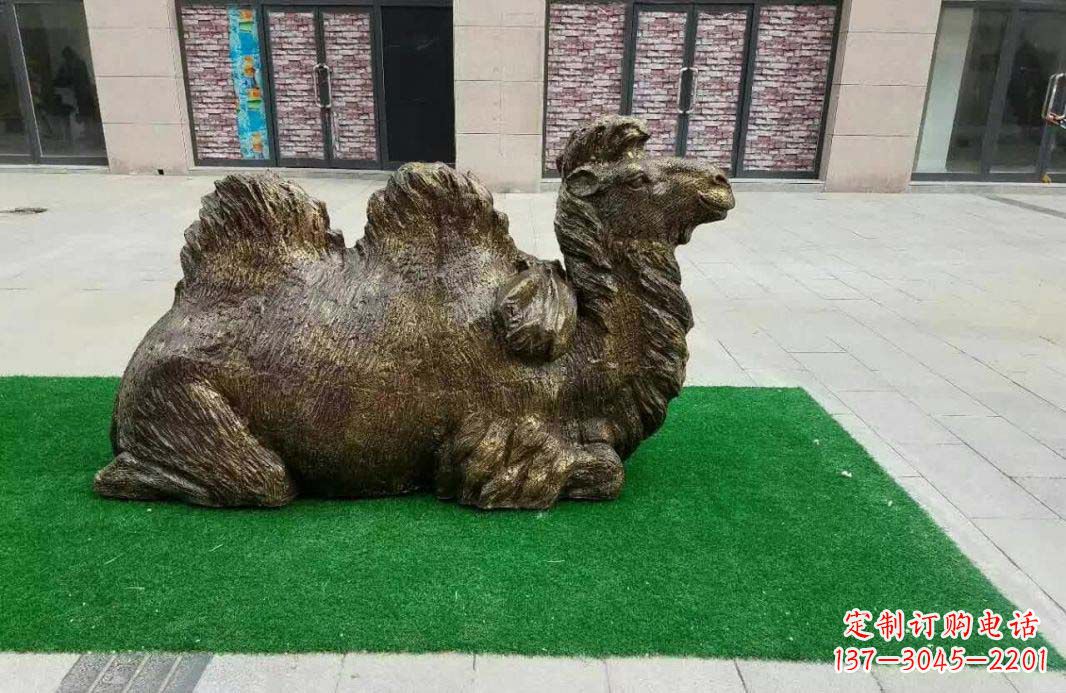 泰安跪姿骆驼铜雕