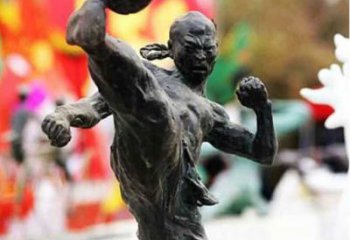 泰安足球雕塑：展现无限自由