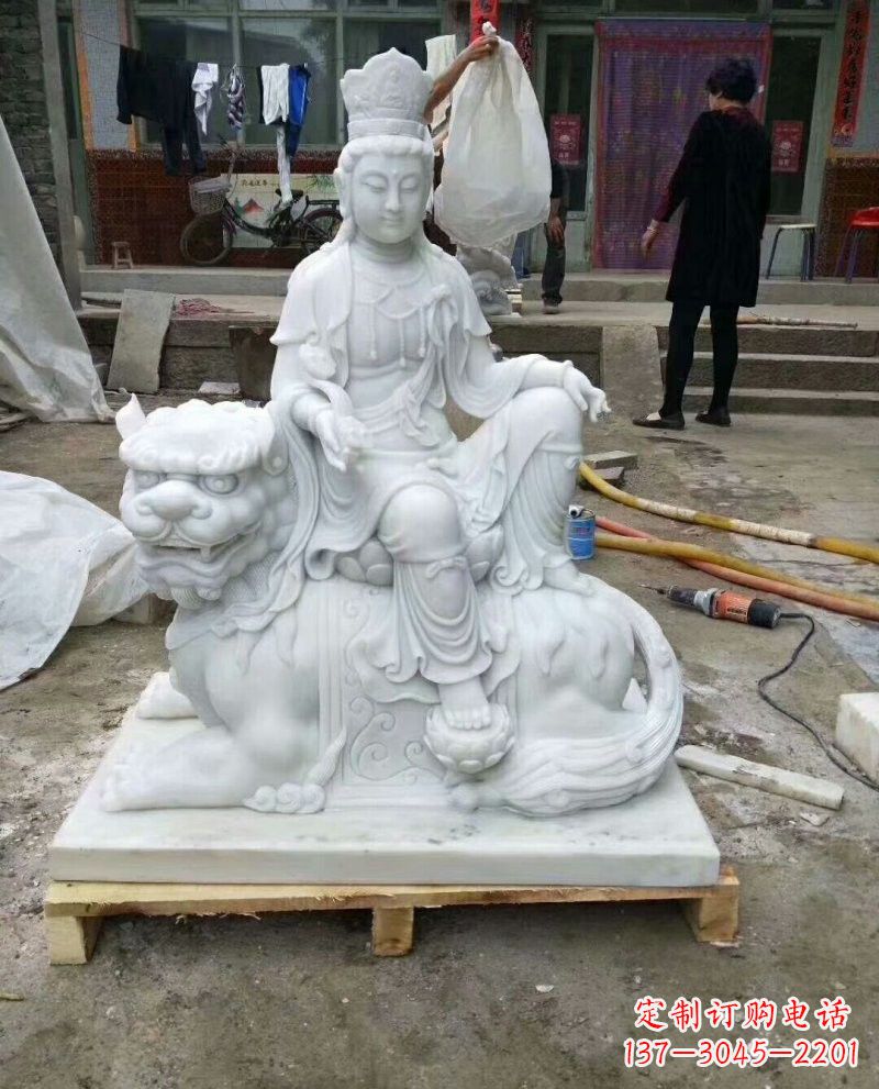 泰安高端汉白玉文殊菩萨狮子雕塑