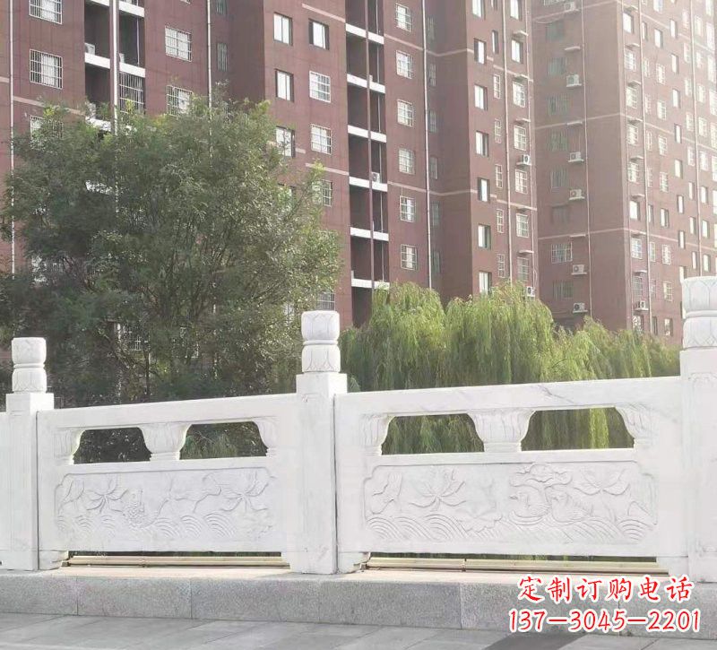 泰安汉白玉荷花鲤鱼浮雕栏板--精美雕刻点缀室内空间