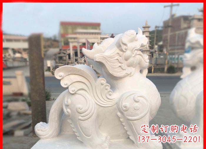 泰安中领雕塑:精美汉白玉貔貅门口招财石雕