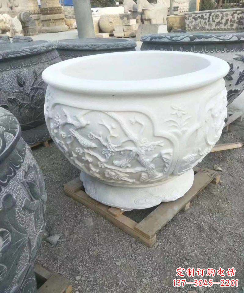 泰安汉白玉材质可爱水缸雕塑