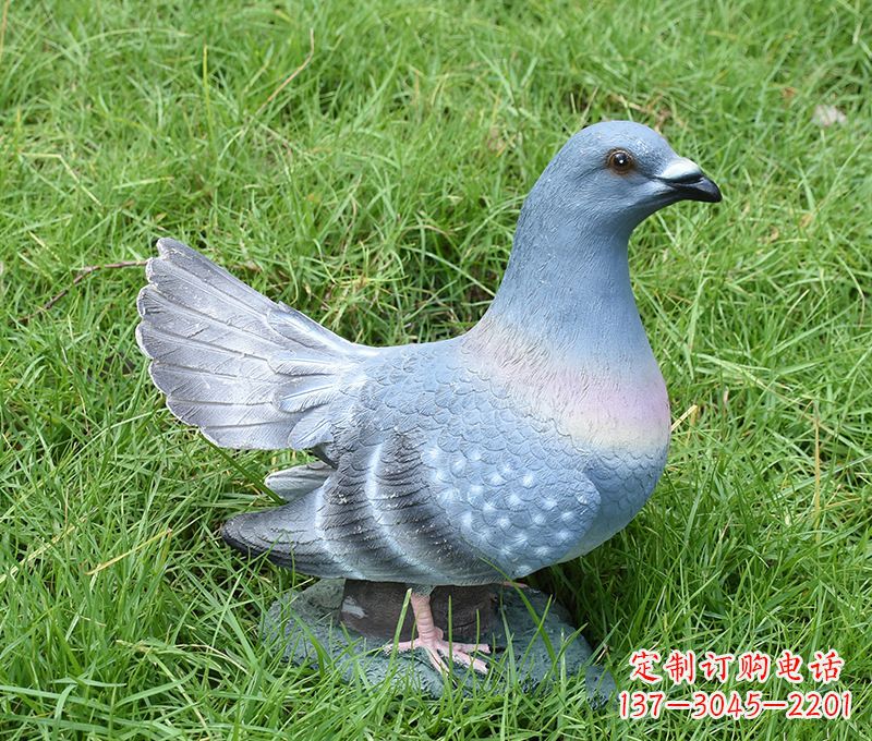 泰安传递和平信息的和平鸽雕塑