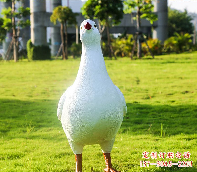 泰安和平鸽柱的雕塑