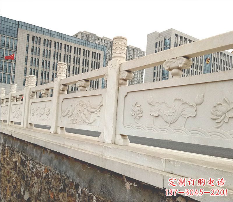 泰安中领雕塑:精致的鲤鱼石浮雕石栏板石雕