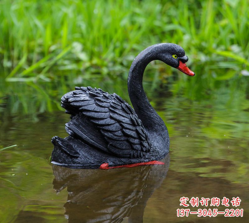 泰安精致风范:黑天鹅展翅玻璃钢仿真雕塑