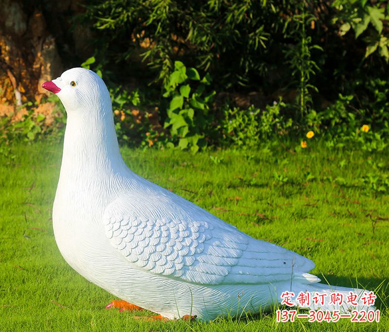 泰安红旗和平鸽雕塑—倡导和平与爱的象征