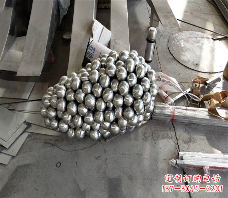 泰安西洋风情摩登不锈钢葡萄雕塑