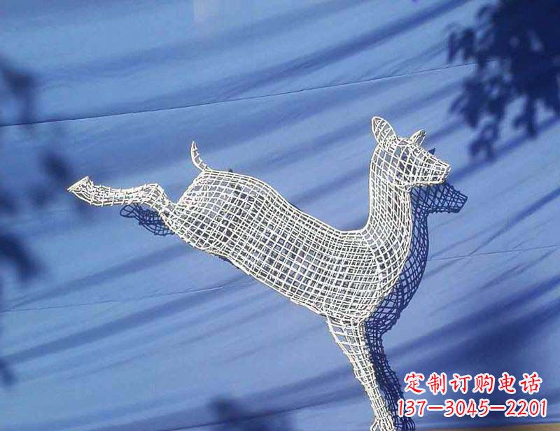 泰安户外不锈钢小鹿造型雕塑