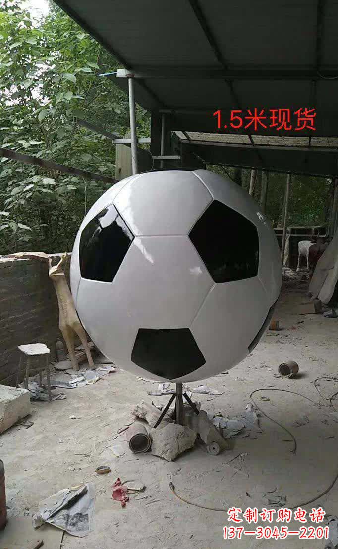 泰安不锈钢足球雕塑提供优质的装饰效果