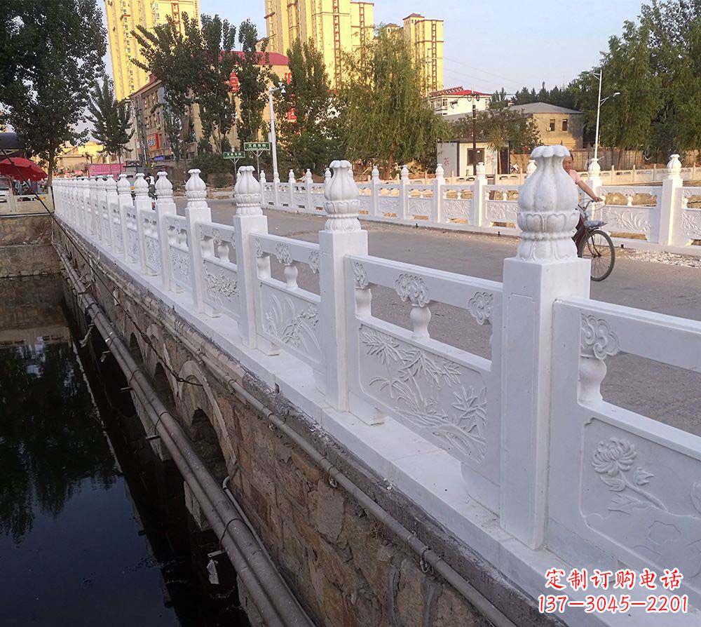 泰安精美大气的城市栏板石雕