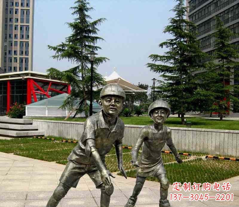 泰安滑旱冰男孩铜雕,精细而引人入胜