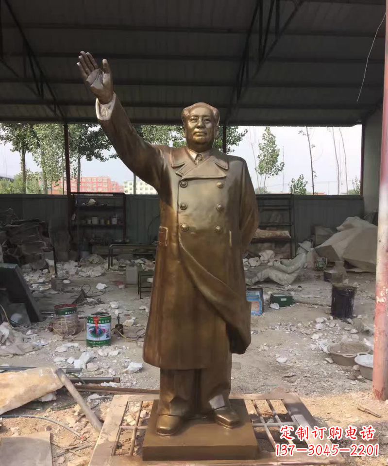 泰安挥手毛主席人物雕塑