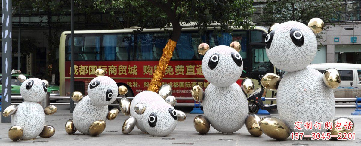 泰安中领雕塑:优雅的不锈钢抽象熊猫雕塑