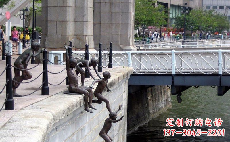 泰安街边跳水的小孩小品铜雕