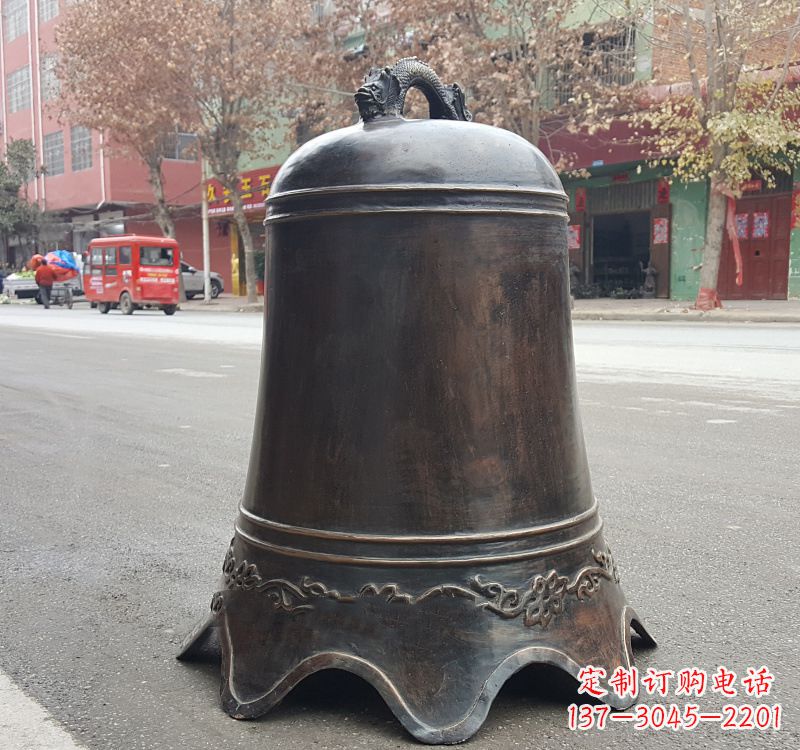 泰安铜钟雕塑:精致美观的景观艺术