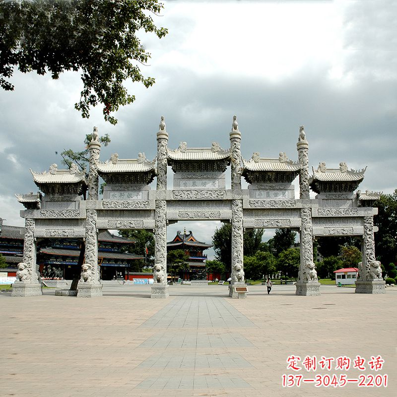 泰安景区大型五门石牌坊