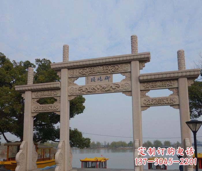 泰安景区三门古典牌坊石雕