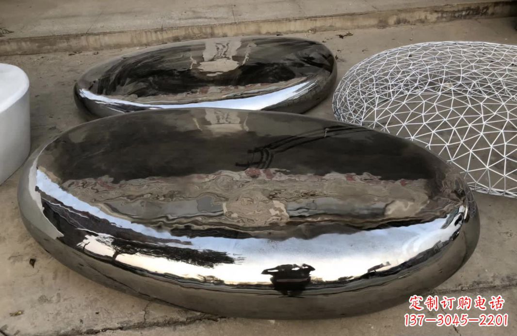 泰安享受艺术的魅力,请选择中领雕塑的镜面不锈钢鹅卵石雕塑