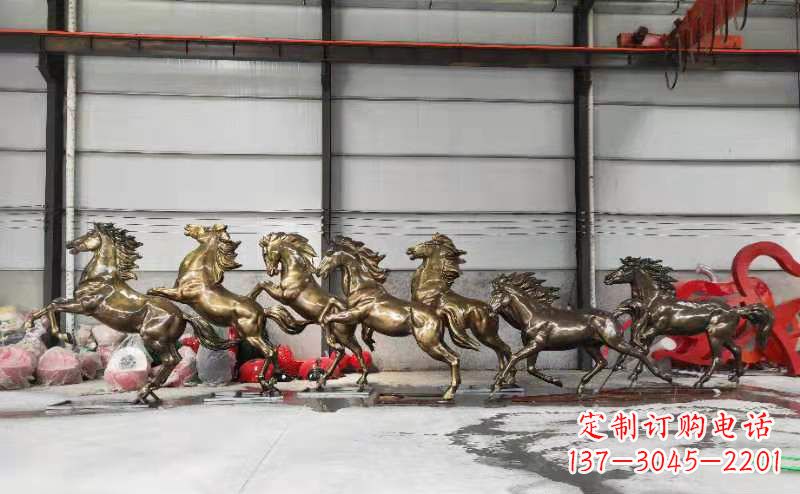 泰安高贵雕塑,骏马奔腾玻璃钢动物雕塑户外摆件