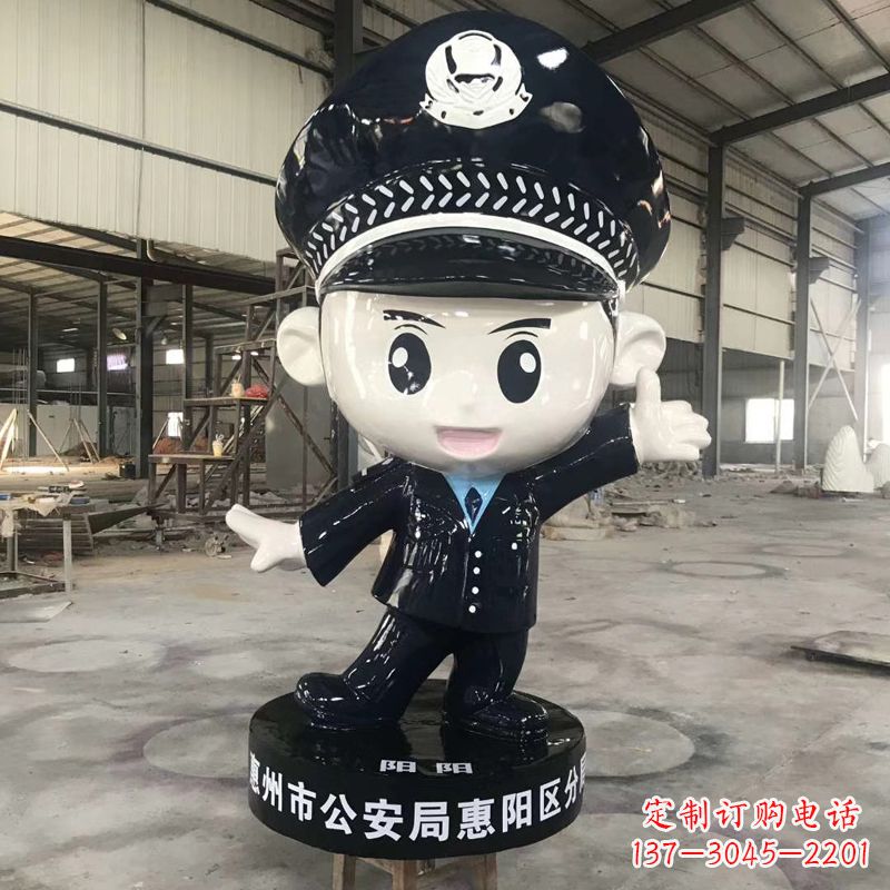 泰安可爱的警察卡通雕塑