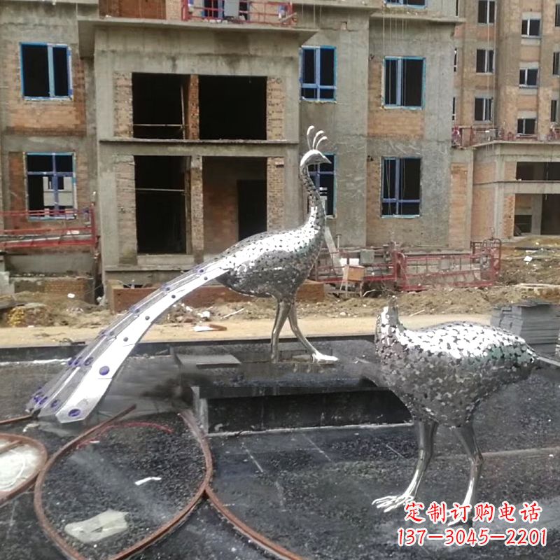 泰安精美的孔雀不锈钢雕塑
