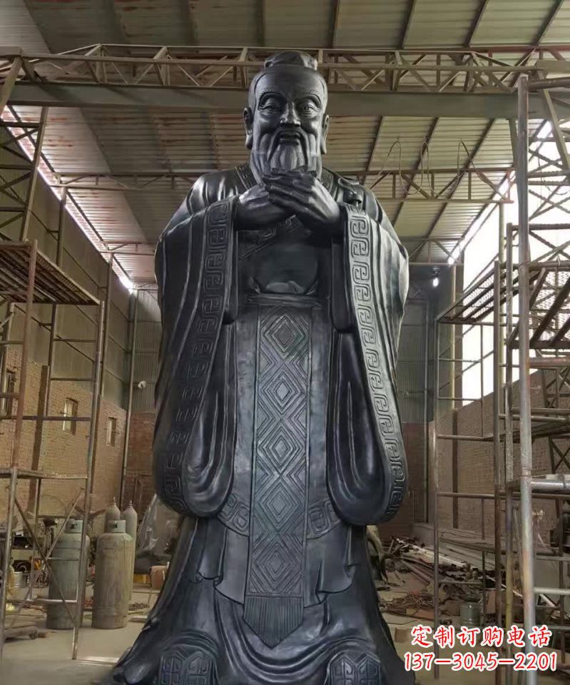 泰安表彰传统文化,尊贵的孔子雕塑