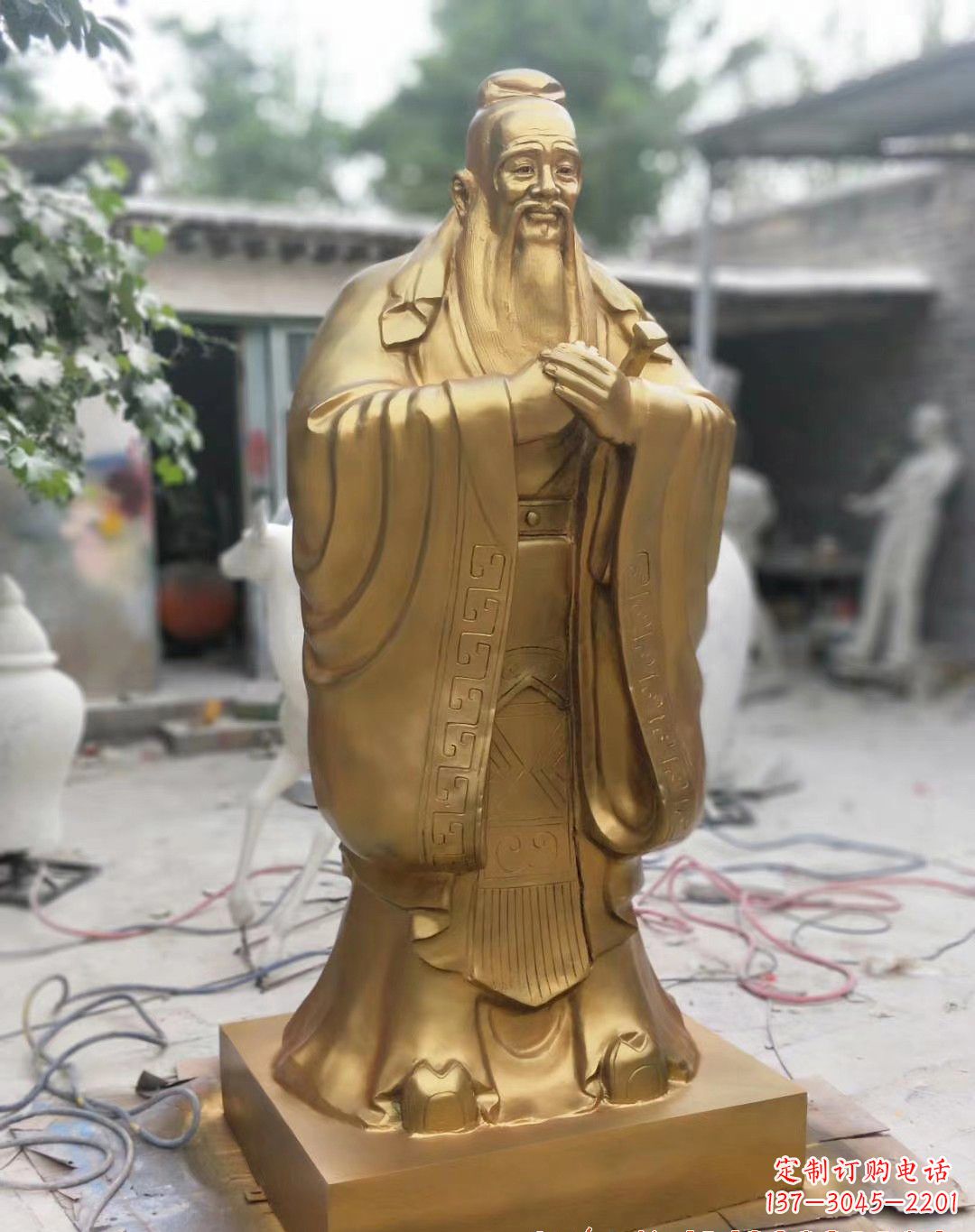泰安高雅典雅的孔子铜雕像