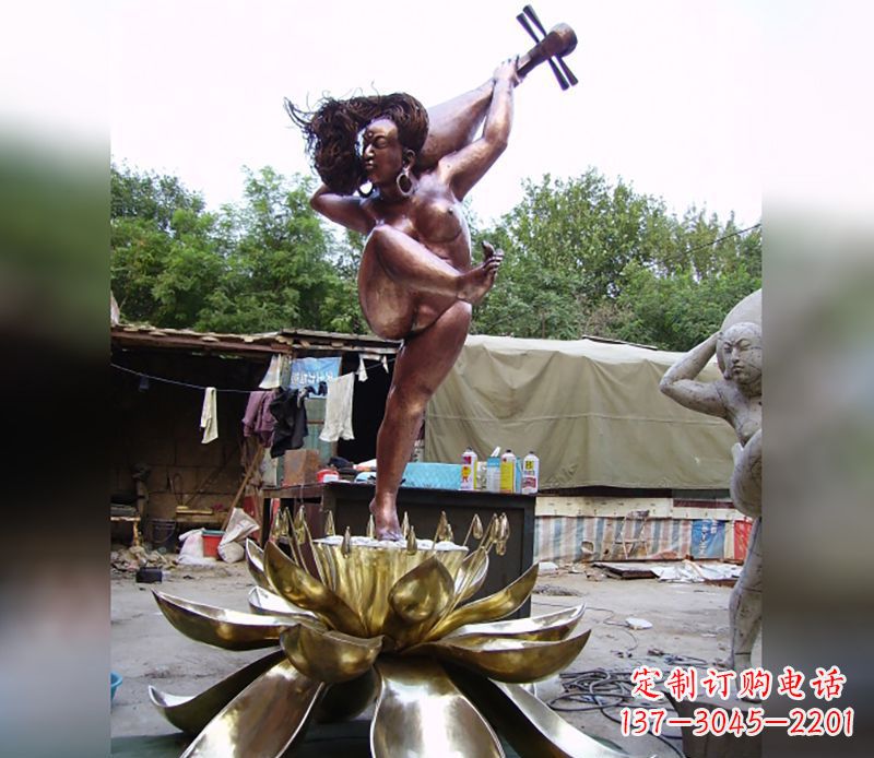 泰安如神般的精美莲花铜雕塑