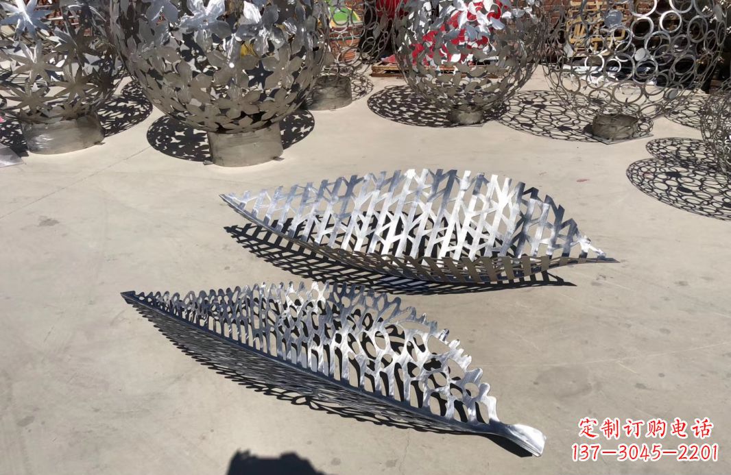 泰安中领雕塑-树叶镂空景观雕塑