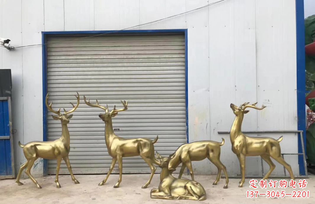 泰安产自中领雕塑的手工鹿群铜雕塑,是一款以鹿…