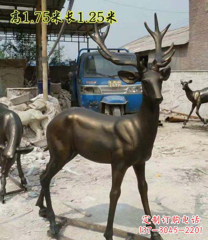 泰安鹿铜雕塑