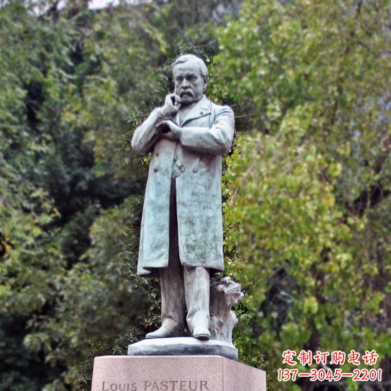 泰安领雕塑-路易斯·巴斯德站姿雕像