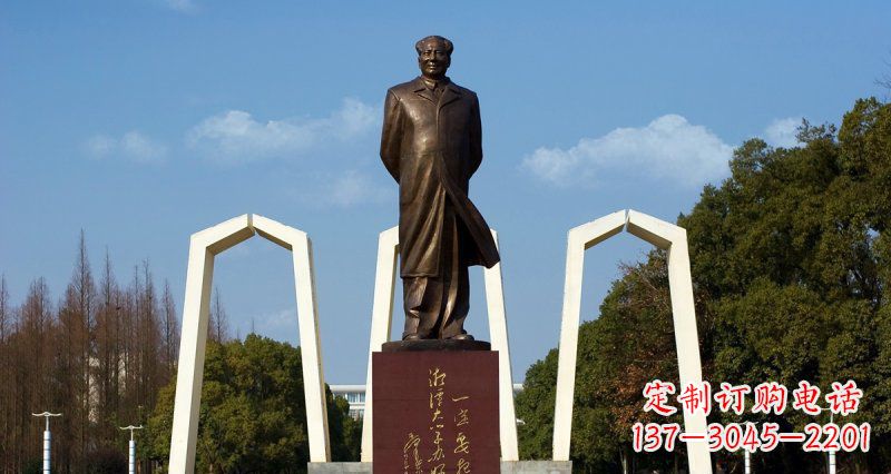 泰安毛主席广场景观铜雕