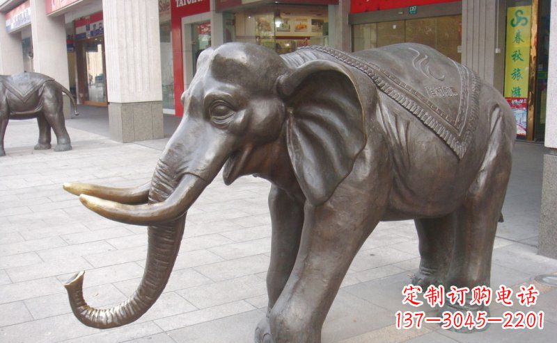 泰安门口祥和如意大象铜雕