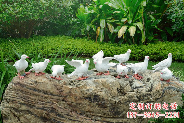泰安母亲抱孩子鸽子雕塑