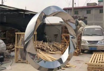 泰安镜面不锈钢几何圆环雕塑
