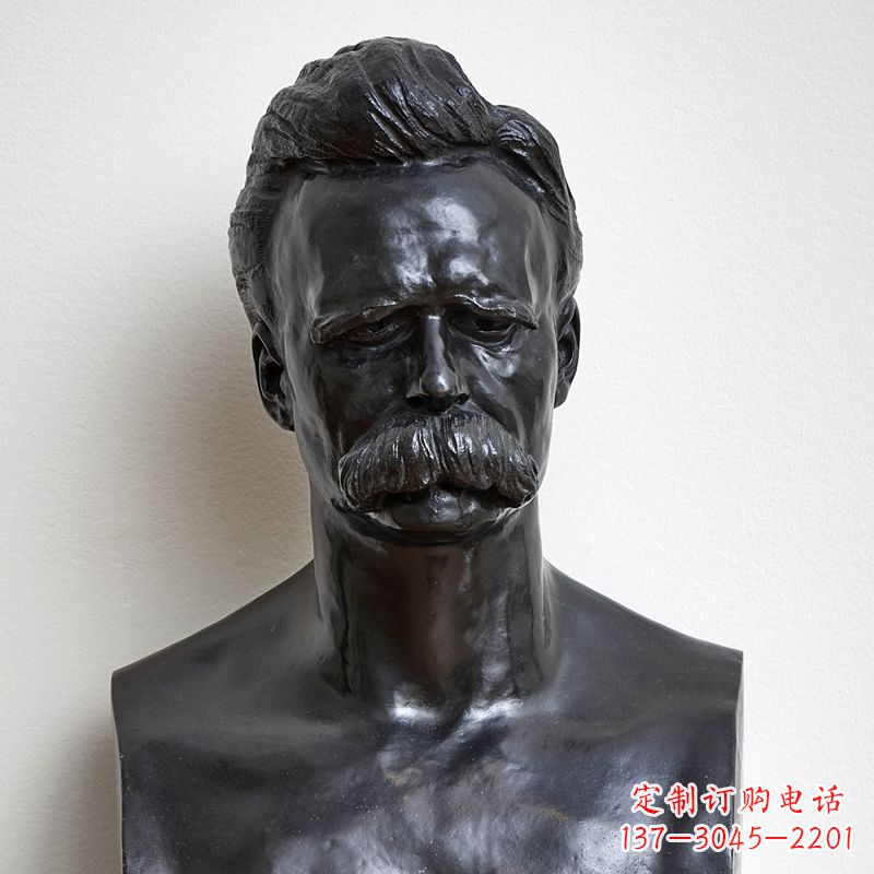 泰安尼采石雕头像,独特而华丽