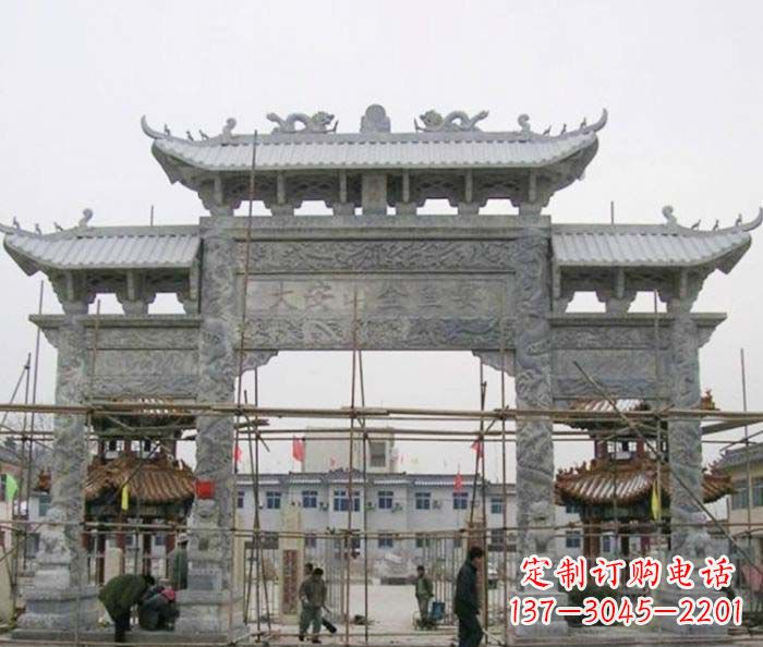 泰安农村三门牌坊石雕